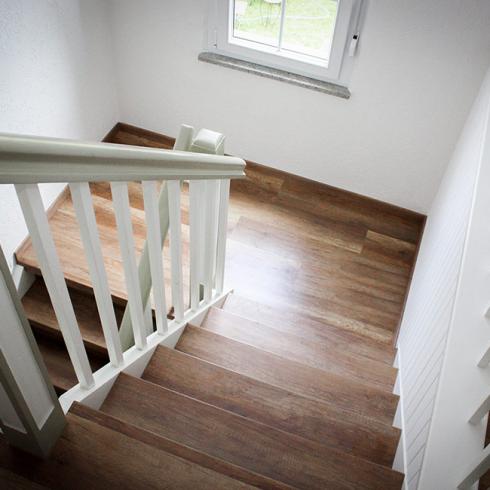 Treppe renovieren mit Laminatstufen Vintage Eiche
